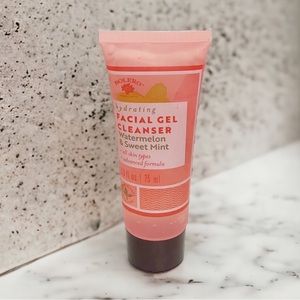Bolero Hydrating Facial Gel Cleanser Watermelon & Sweet Mint 2.5 fl.oz.‎ 75ml